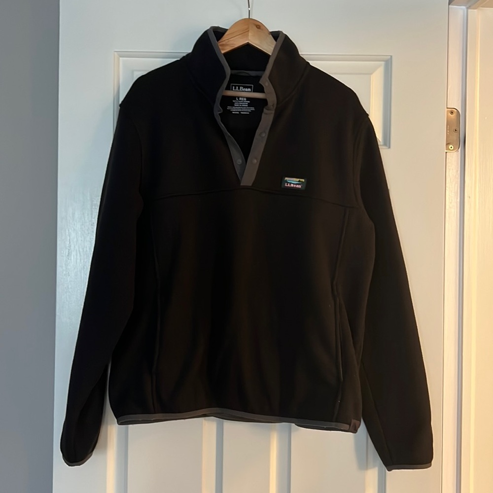 L.L.Bean, Men’s large, black pull over, snap closure